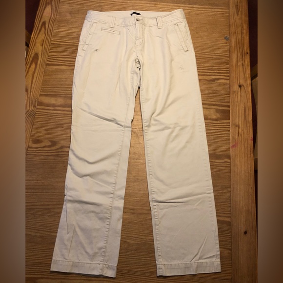 GAP - Ladies distressed 100% cotton casual pants. Size 10R. Very Good condition. - Picture 2 of 4